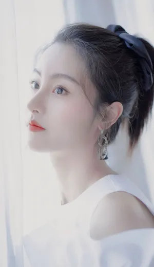 毛晓慧性感白裙写真图片_2