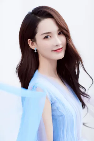 李沁蓝色纱裙性感写真图片