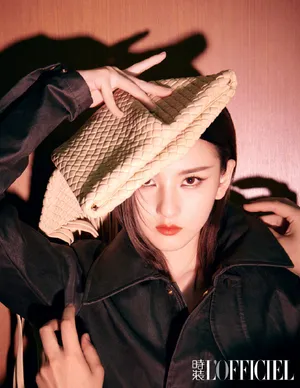 宋祖儿摩登居家性感写真大片_10