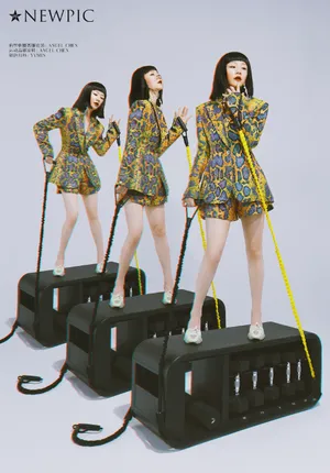 金靖摩登性感时尚杂志写真_5