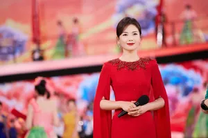 刘涛红色礼服端庄性感写真_11