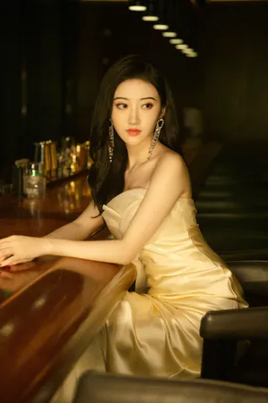 景甜抹胸礼服性感写真图片_6