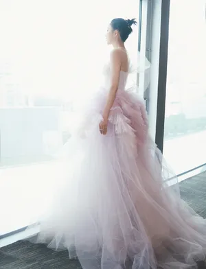 佟丽娅粉色蕾丝纱裙性感图片写真_2