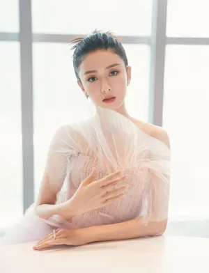 佟丽娅粉色蕾丝纱裙性感图片写真_5