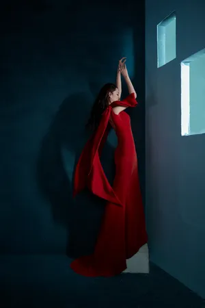 李沁靓丽红裙性感图片写真_10