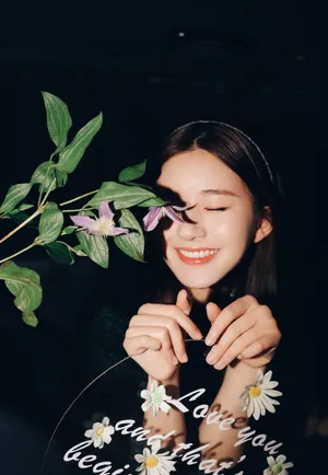 赵露思优雅恬静写真图片_5