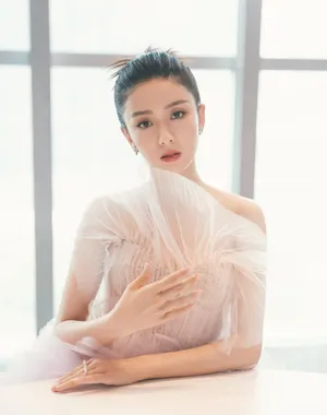 佟丽娅粉色纱裙高贵美艳写真图片_2