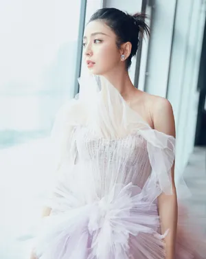 佟丽娅粉色纱裙高贵美艳写真图片_5
