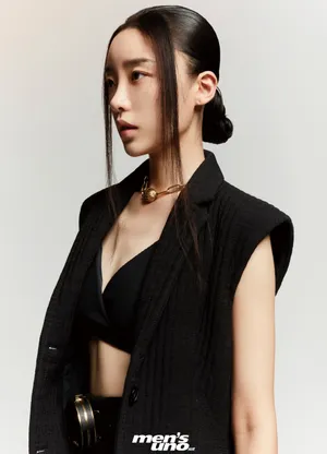 张月时尚妩媚黑白写真图片_2