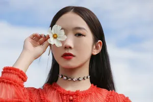 孟美岐红色纱裙性感图片写真_3