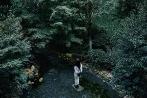 欧阳娜娜白色西装性感图片写真_7