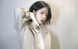 李溪芮酷飒性感写真图片