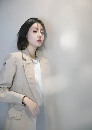 李溪芮酷飒性感写真图片_2