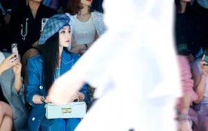 范冰冰西服贝雷帽潇洒干练写真图片_3