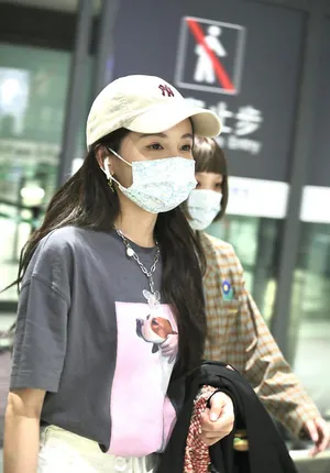 林小宅印花T休闲时髦甜美机场照图片