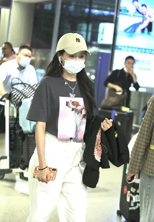 林小宅印花T休闲时髦甜美机场照图片_3