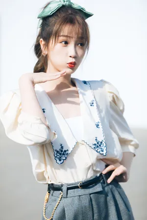 虞书欣鬼马可爱写真图片