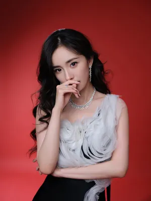 杨幂黑白拼接礼裙优雅写真图片_2