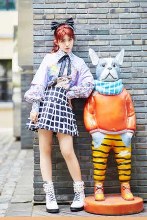 赖美云超大蝴蝶结甜美少女感写真图片_2