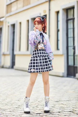 赖美云超大蝴蝶结甜美少女感写真图片_4