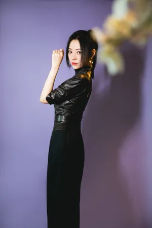 张靓颖性感黑裙写真图片_6