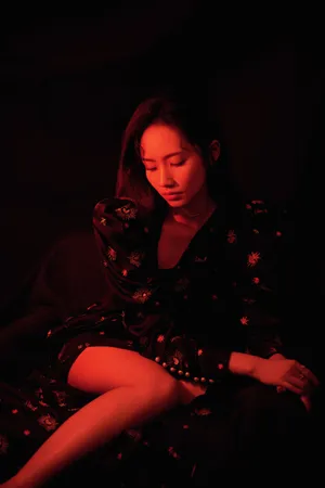 刘惜君黑裙美腿性感写真图片_2