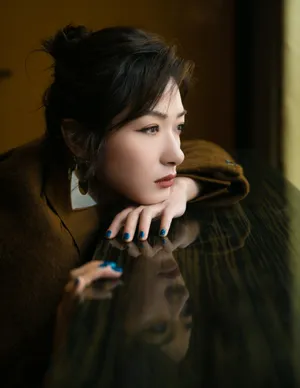 万茜驼色泰迪熊大衣写真图片