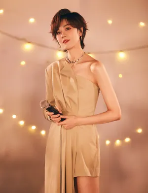 郁可唯性感森林系大片写真图片_1