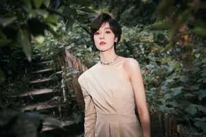 郁可唯性感森林系大片写真图片_3