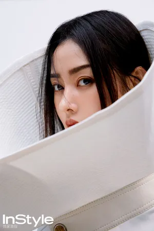 张天爱光影侠女大片写真图片_2