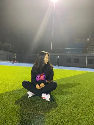 赵今麦运动装私服操场照图片_7
