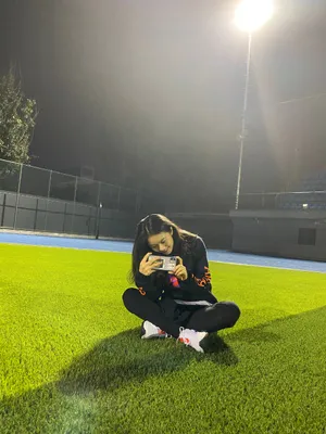 赵今麦运动装私服操场照图片_11