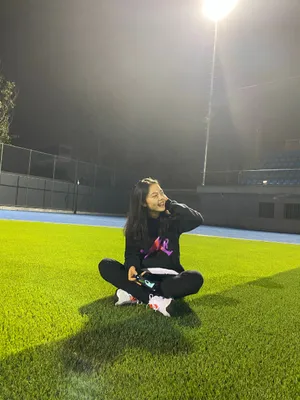 赵今麦运动装私服操场照图片_12