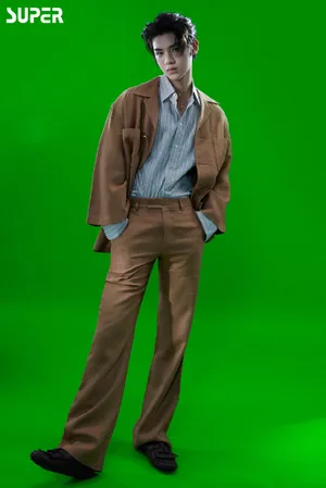 黄明昊湿发杂志大片写真图片_7