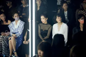 杜若溪网纱修身上衣性感图片_3