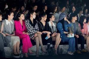 杜若溪黑色皮衣酷飒时尚图片_9