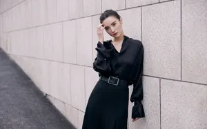 宋佳黑裙优雅知性写真图片_5