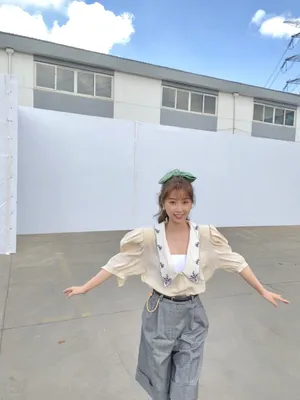 虞书欣《月光变奏曲》开机仪式俏皮图片_3