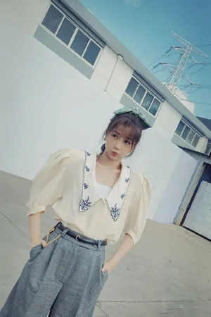 虞书欣《月光变奏曲》开机仪式俏皮图片_4