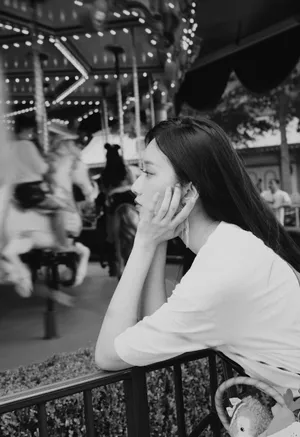 刘令姿胶片质感清秀写真图片_2