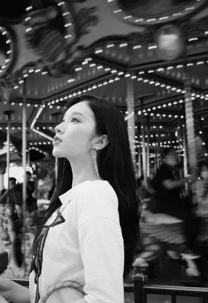 刘令姿胶片质感清秀写真图片_3