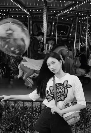刘令姿胶片质感清秀写真图片_8