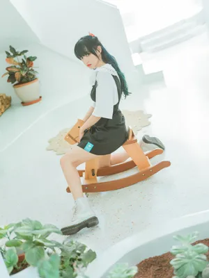 程潇甜美俏皮居家写真图片_13