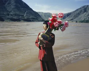 雎晓雯“蕾虎黄河”主题大片写真图片_17