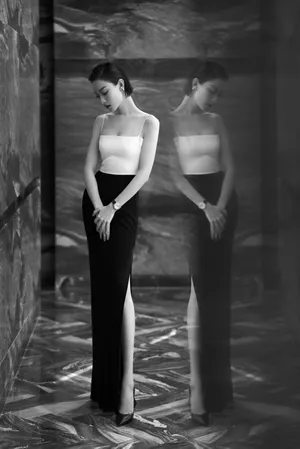 倪妮抹胸吊带迷人性感写真_13