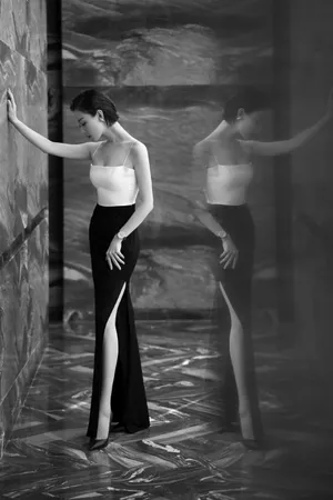 倪妮抹胸吊带迷人性感写真_15