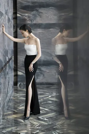 倪妮抹胸吊带迷人性感写真_28