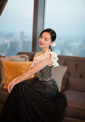 董洁长裙气质优雅动人写真图片_2