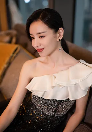 董洁长裙气质优雅动人写真图片_3