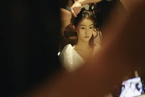 毛晓慧后台精美上妆照图片_4